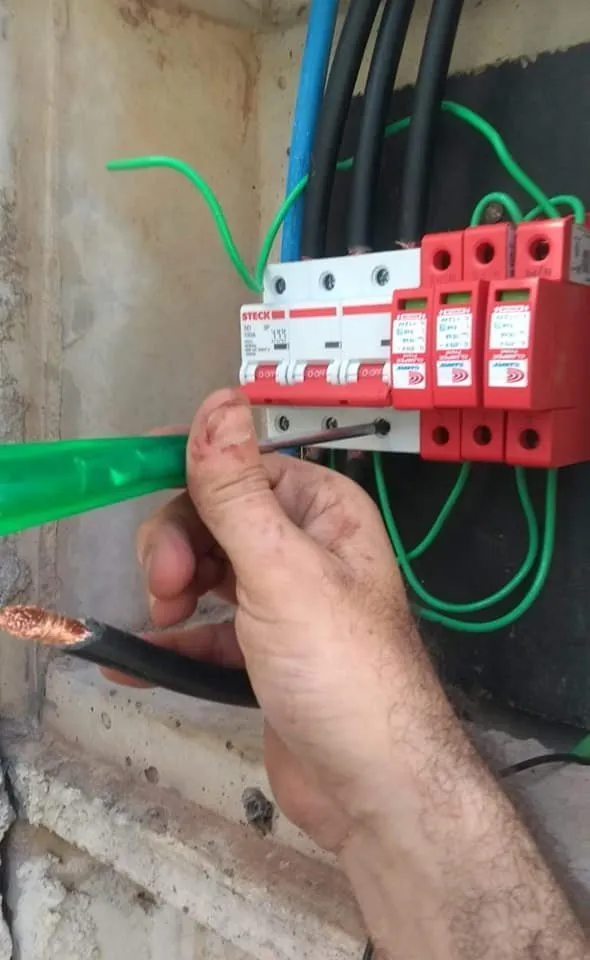 Instalação de DPS em quadro elétrico