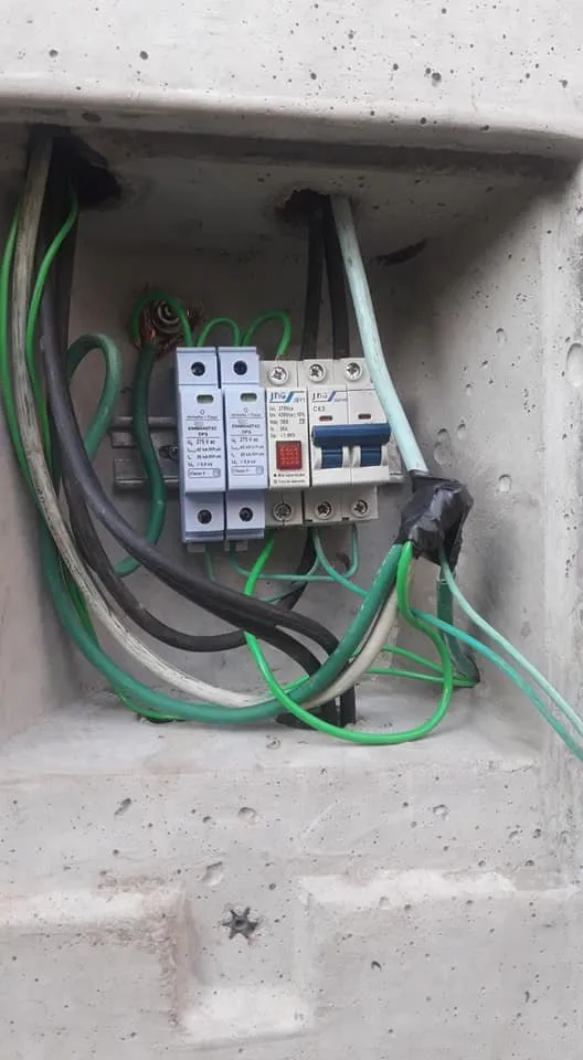 Padrão de entrada de energia com disjuntor geral